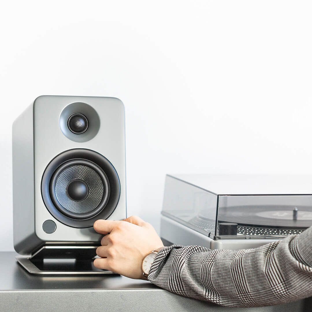 Bookshelf speakers for rock fashion music