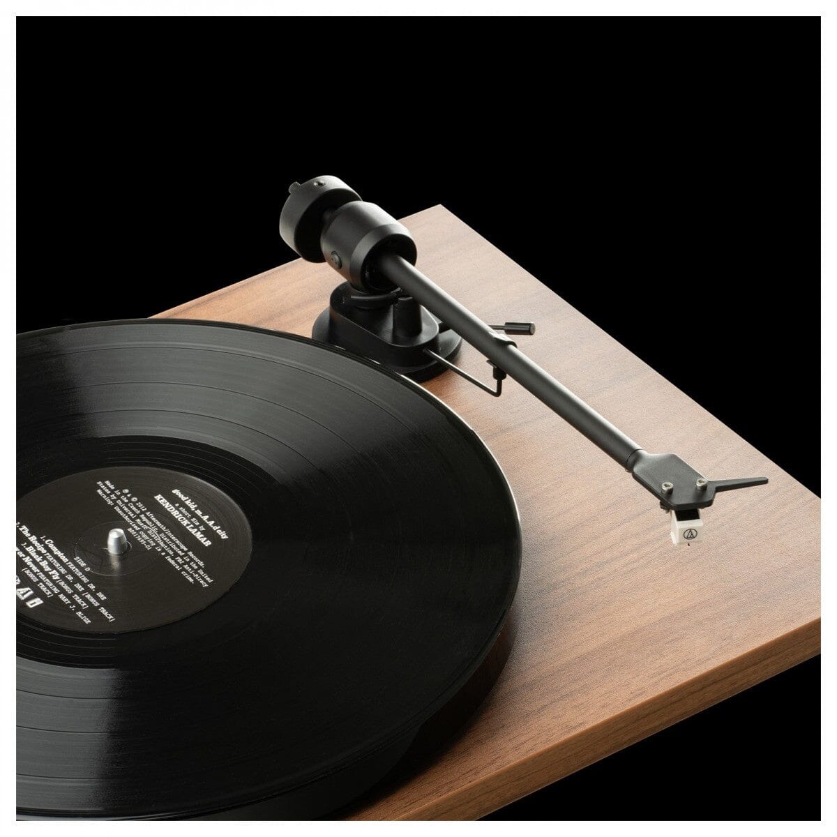 Pro-Ject E1 Phono Turntable with Built-In Preamplifier - K&B Audio