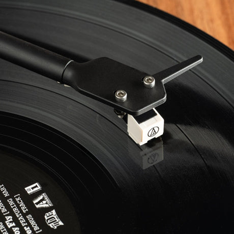 Pro-Ject E1 Turntable - K&B Audio